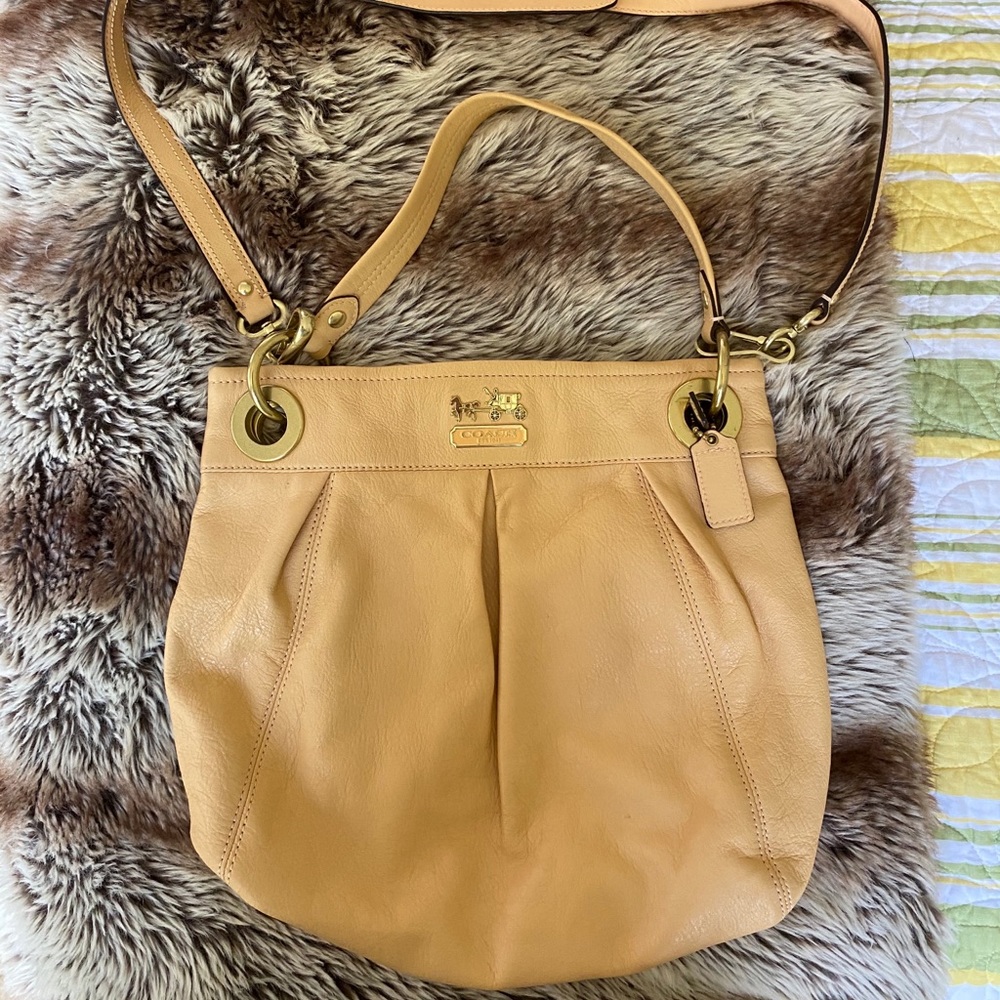 Coach apricot leather shoulder bag
